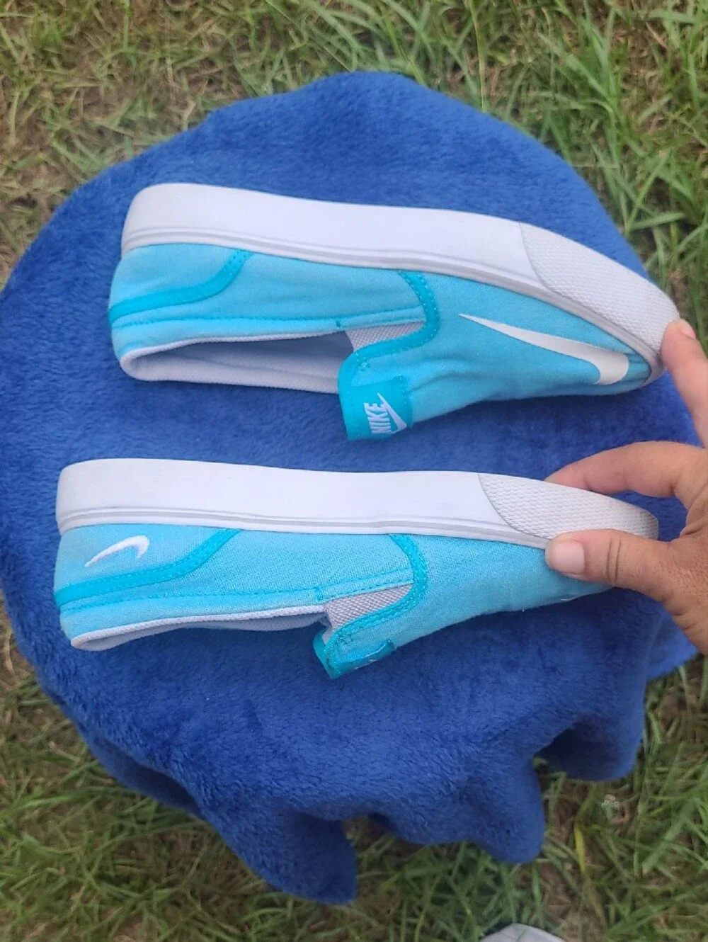 Nike Kids Slip-On Sneakers in Blue with White Swoosh Size 4y
